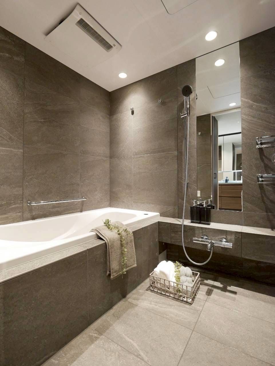 C37867 A1 A7 EE 4 EE0 B3 C9 6 D296 F5 BE879