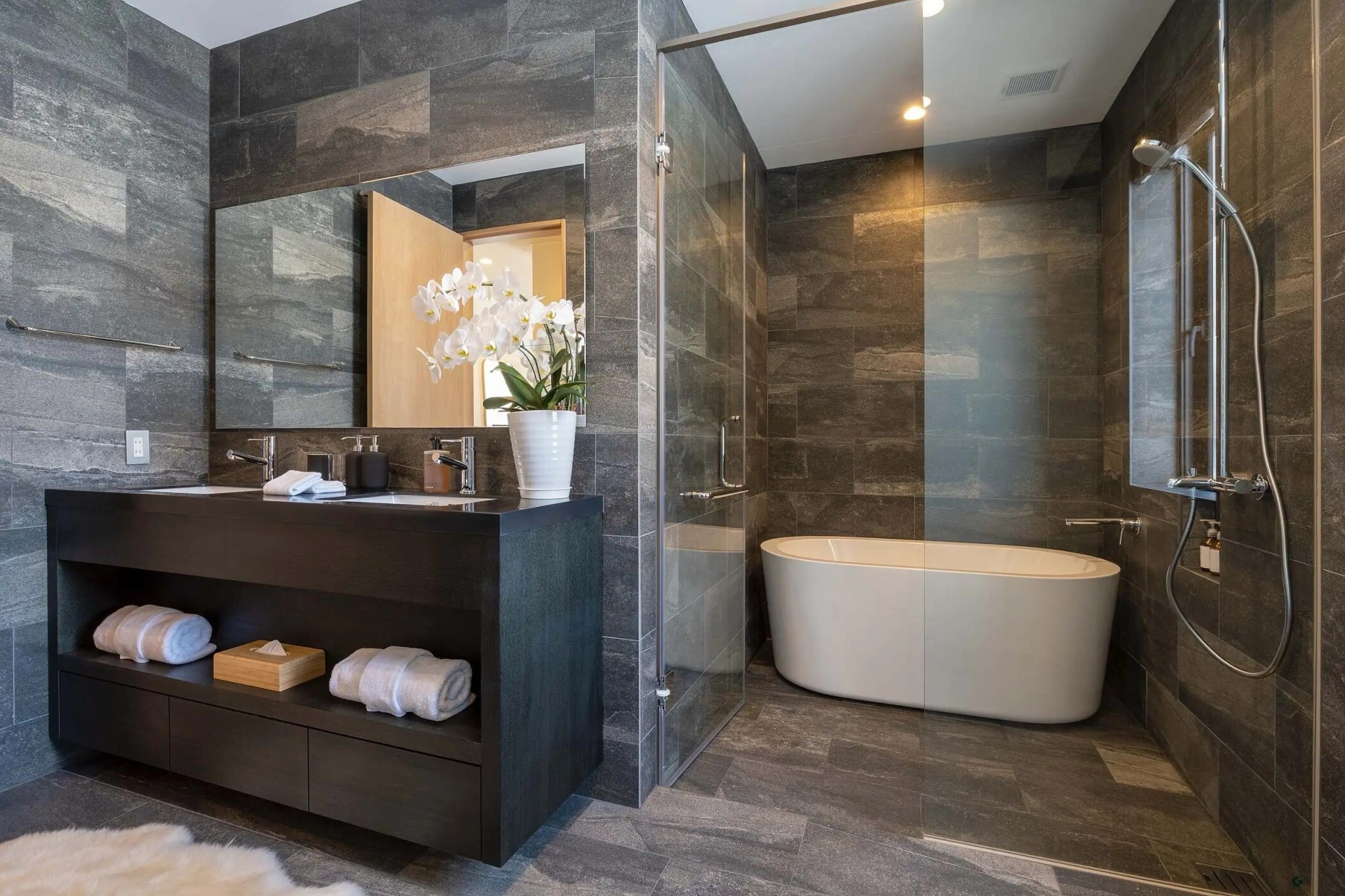 Ginto hirafu plush interiors