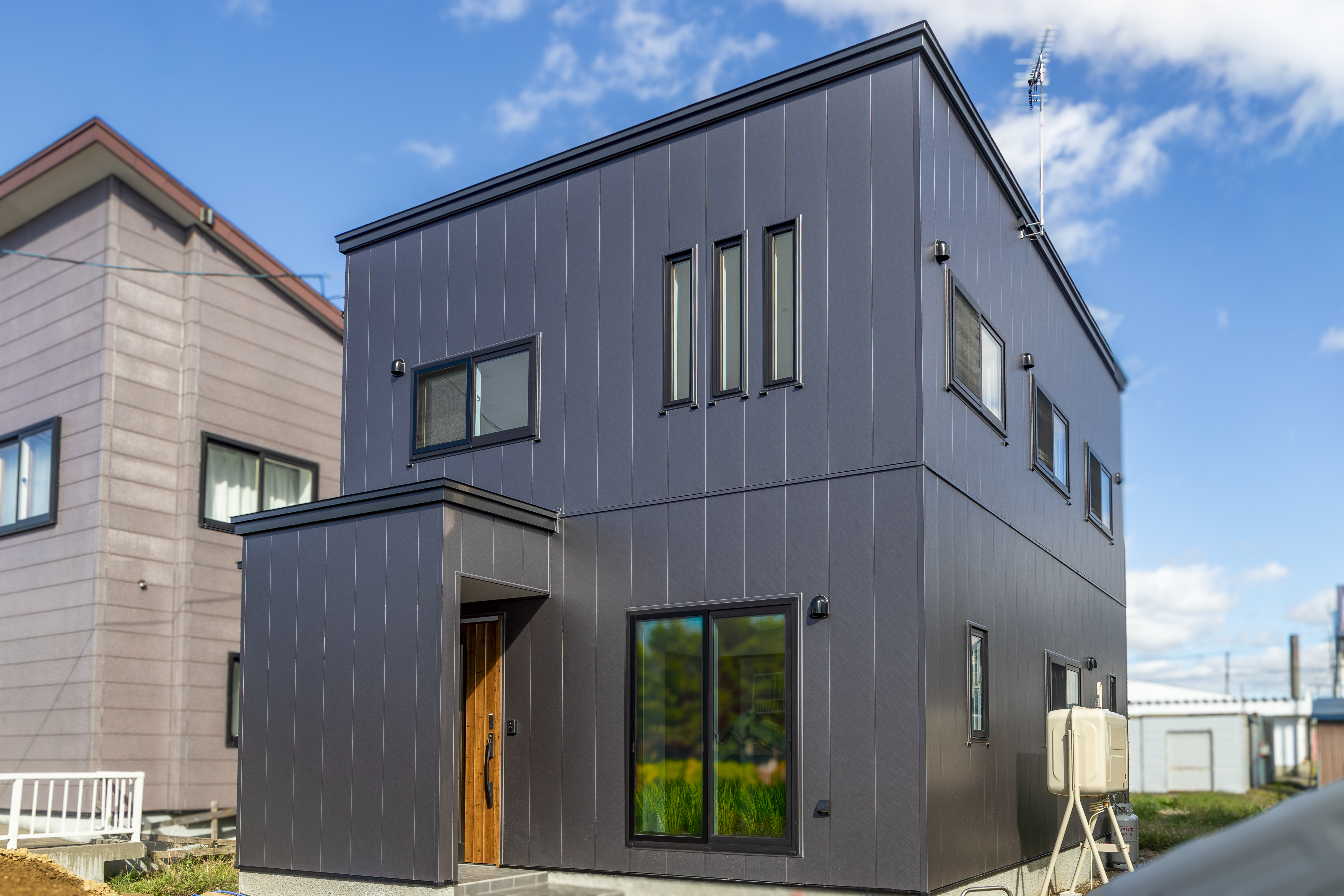 NPG DT 250927 E7 I8195