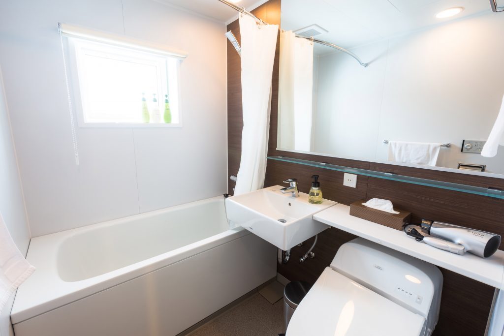 STUDIO BATHROOM 2 BED LOFT STUDIO