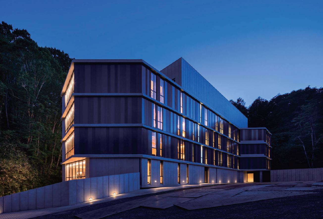 Yamakei exterior night 3