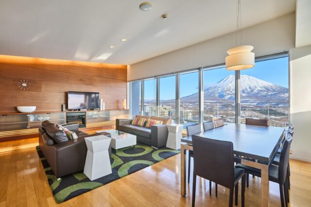 YT501 Winter Living Room